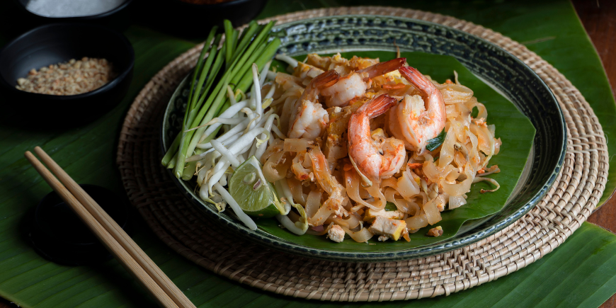 Pad Thai with prawns on a plate