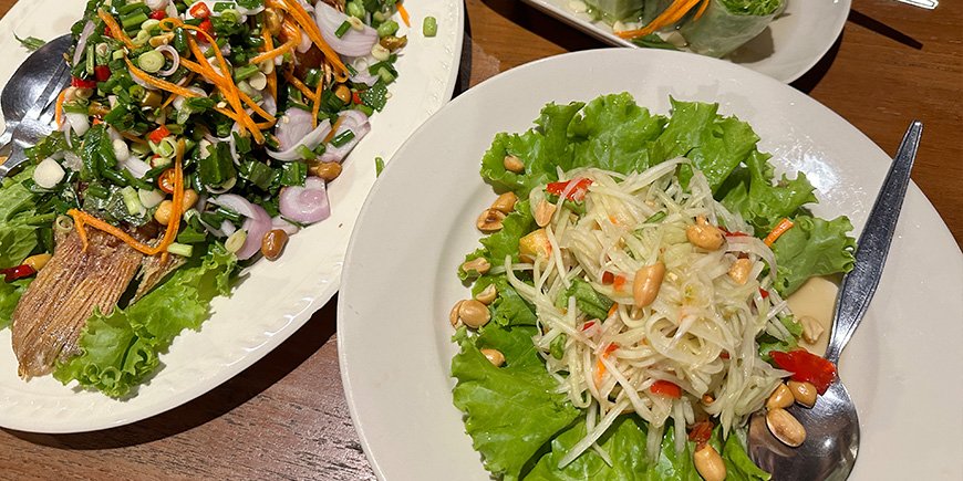 Grilled fish and papaya salad