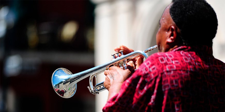 Man playing trumpet in New Orleans