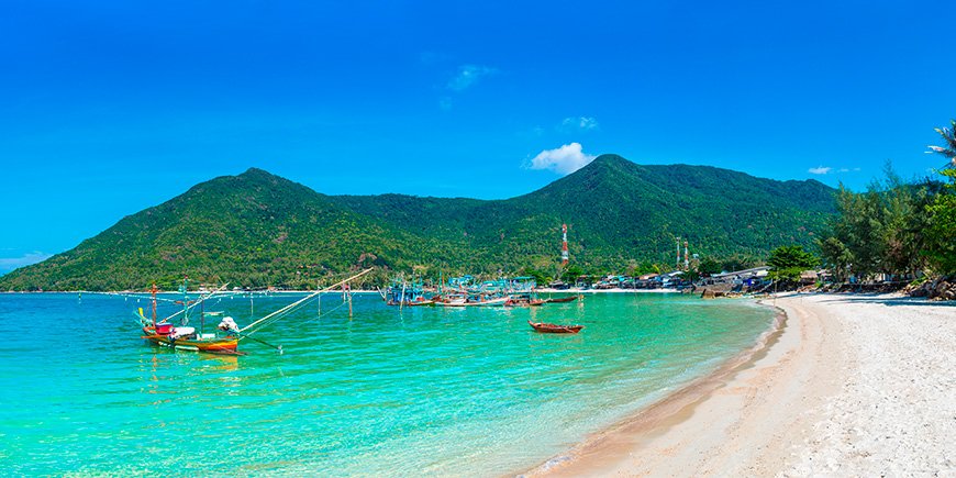 Beautiful beach and blue sky on Koh Phangan in Thailand